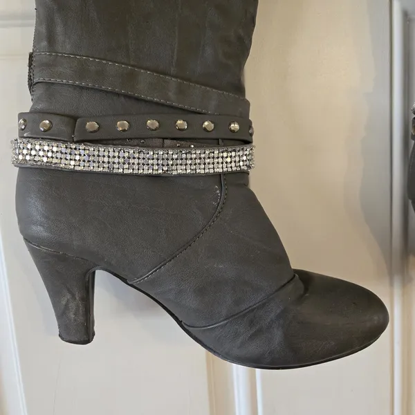 Vanity Gray Studded Rhinestone Knee High Boots Heeled Size 8.5 Alla VT - Image 14