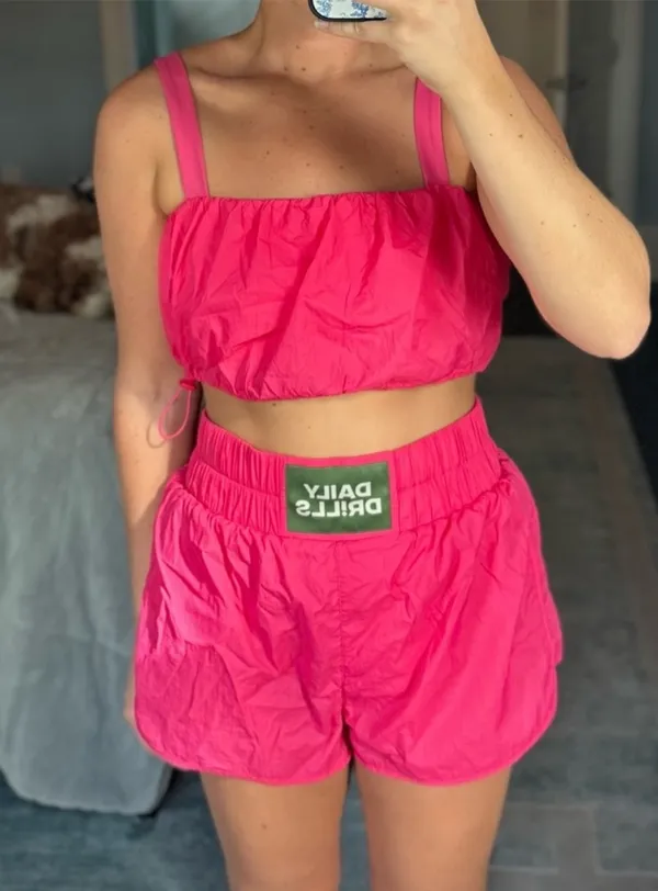 NWOT DAILY DRILLS Two Piece Bubble Crop Top and Skort size Small in Punch - Image 3