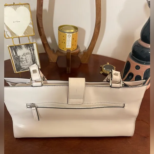 Vintage Y2K Guess White Shoulder Bag with Silver Details Satchel PU - Image 6
