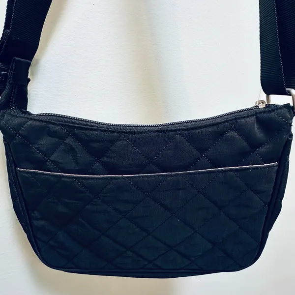 Baggallini Triple Zipper Travel Crossbody Bag Black Pristine Condition - Image 7
