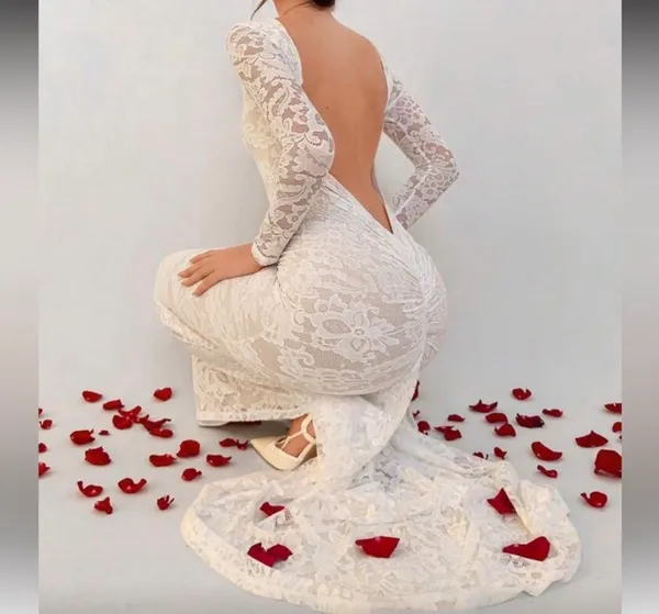 Chic Long Sleeve Lace Dress in White Size M - Image 2
