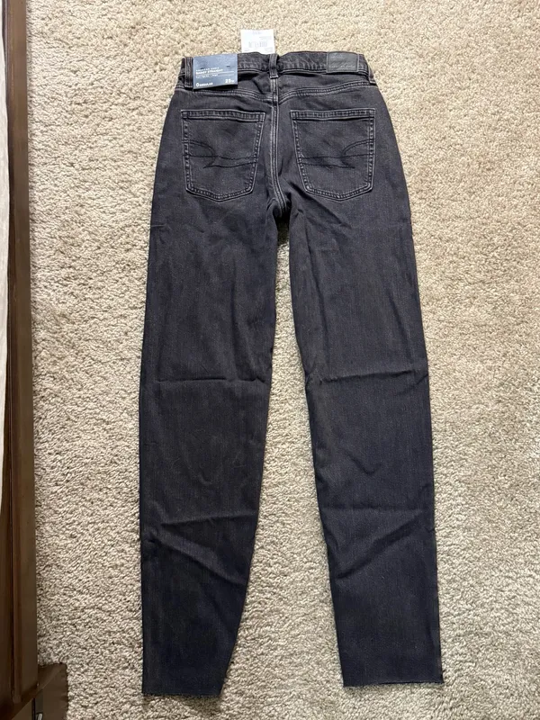 American Eagle Super High-Waisted Baggy Straight Black Jean - Image 2