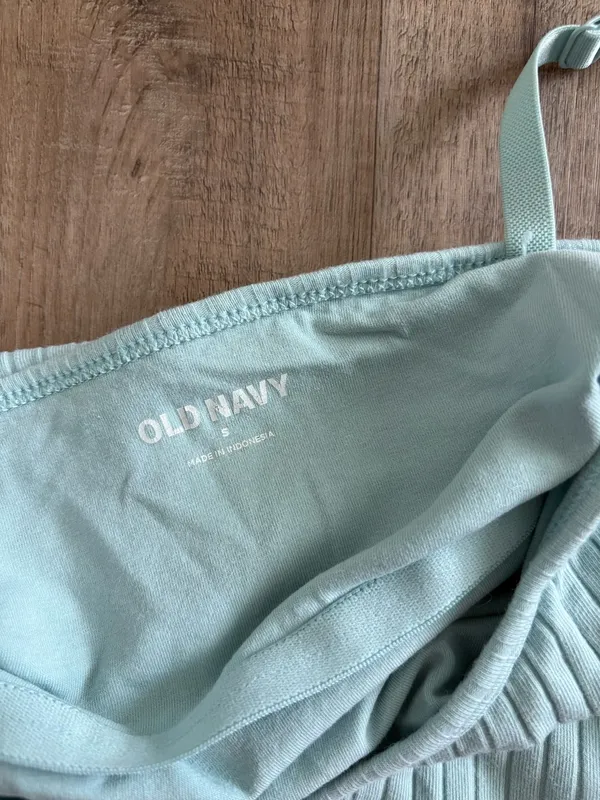 Old Navy Tank Top - Image 3