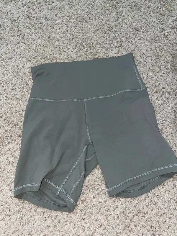 Lululemon Align Shorts 6" - Image 3