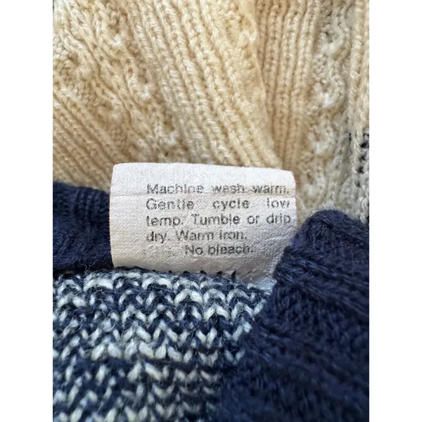 Vintage ‘90s KP Collection Ivory & Navy Fair Isle Pullover Unisex Sweater - Image 9