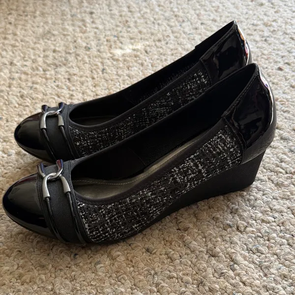 IMPO Women's Black Patent Dress Shoes with Silver Accents Size 9 - Image 6
