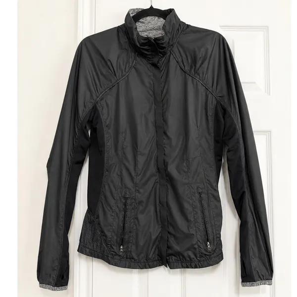 Lululemon Black Running Jacket Size 6 Full Zip Mesh Vent Thumbholes Athletic - Image 2