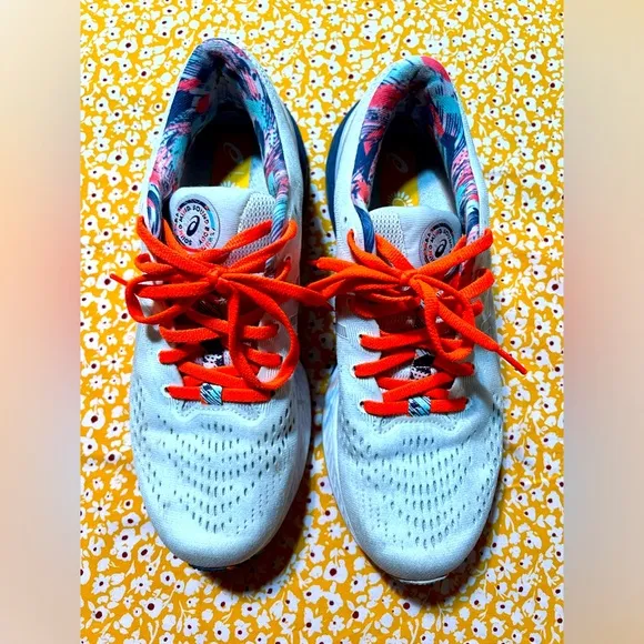 ASICS running shoes, fun colors, great support in shoes, gently worn, size 10 - Image 2