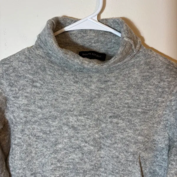Banana Republic Turtleneck Sweater Size Medium Gray Long Sleeve Wool‎ Blend - Image 2