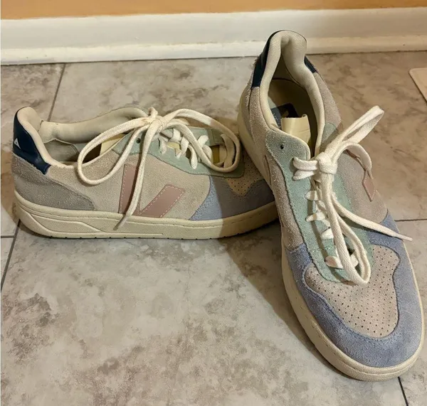 VEJA V-10 Multicolor Natural Babe Sneakers - Image 4
