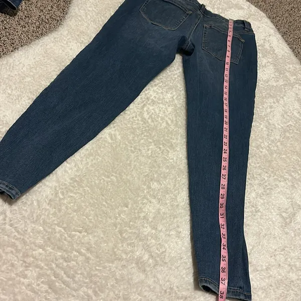5/$30 🎈 Maurices women’s medium distressed denim Jeggings - Image 5
