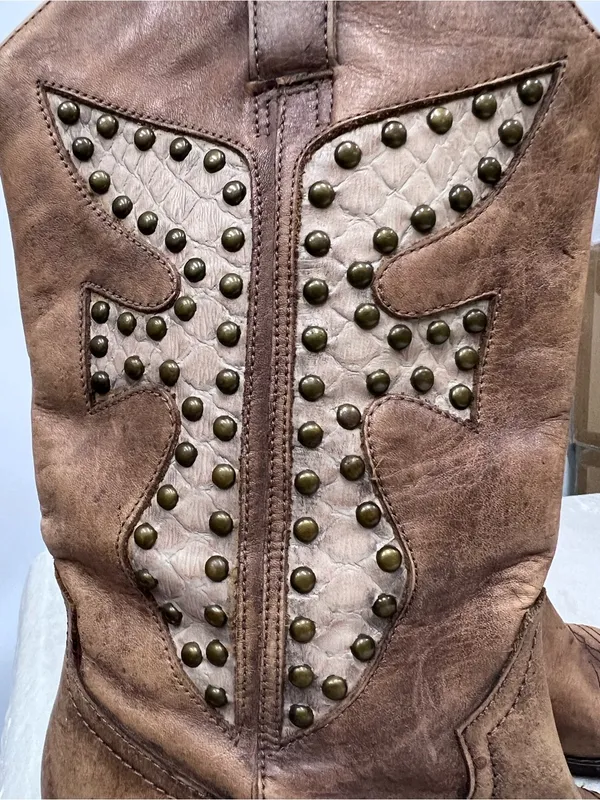 Women's Tan Leather Western Boots pointed toe w/Stud Detail 8 1/2M Cowboy rodeo - Image 8