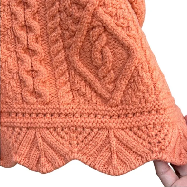 Like New Aran Crafts Merino Wool Cable Knit Crop Lngth Scallop Hem Sweater Large - Image 5