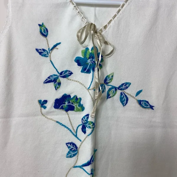 Crazy Horse Collection women’s white ribbon embroidered light sweater‎ vest XL - Image 2