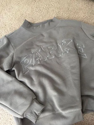 Parke monotone slate grey mockneck sweatshirt NWOT - Image 2