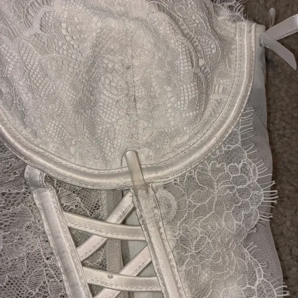 White Lace Corset Top Fits Womens Medium/Large - Image 3