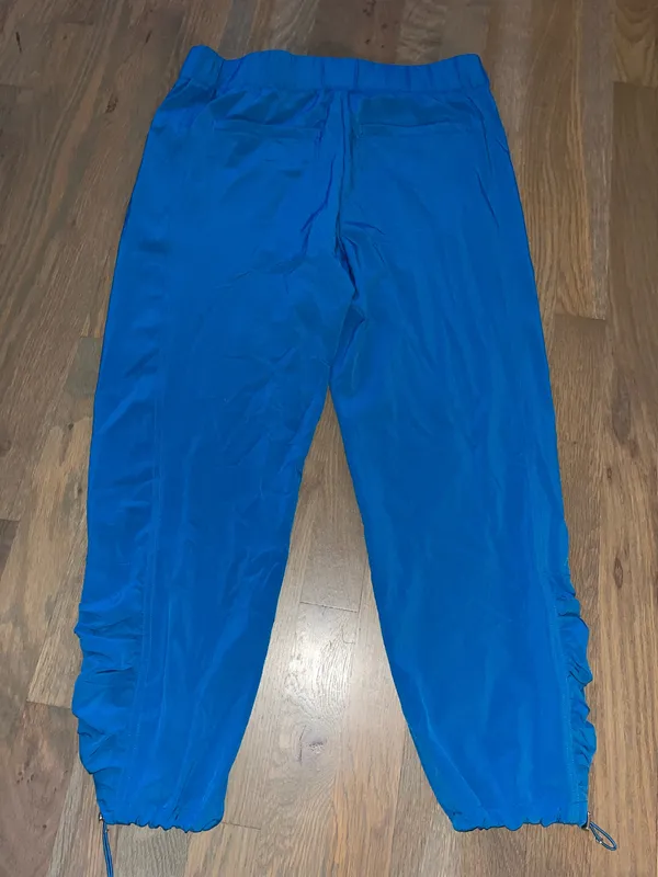 Chico’s Zenergy Blue Ruched Hem Jogger Pants Size 4 Chico’s 0 - Image 2