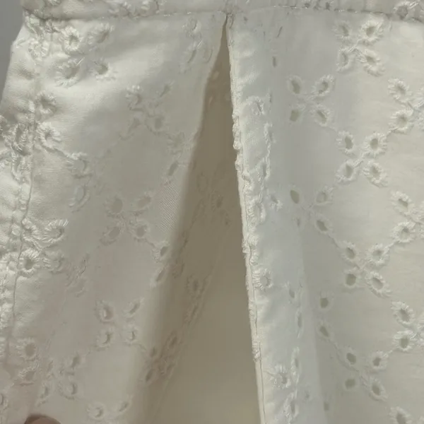 Old Navy Everyday Short Womens 8 White‎ Eyelet Floral Mid-Rise Cotton Shorts - Image 7