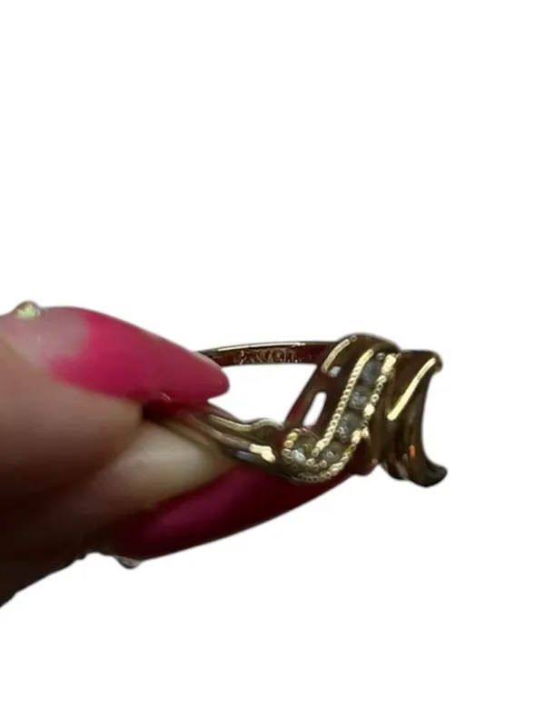 Vintage Avon “M” Gold Plated Fashion Costume Ring Size 9 - Image 3