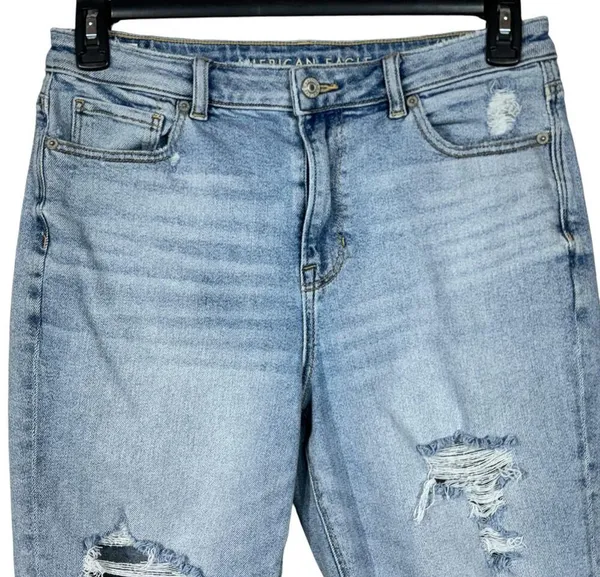 American Eagle SZ 10 SHORT Mom Jeans Distressed Hi-Rise Zip-Fly Light Wash Blue - Image 2