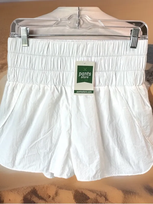 Trendy High Waist White Athletic Shorts Womens Small - Image 6