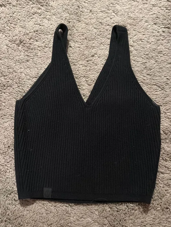 Lululemon Tank Top Knit Ribbed Cropped - Image 2