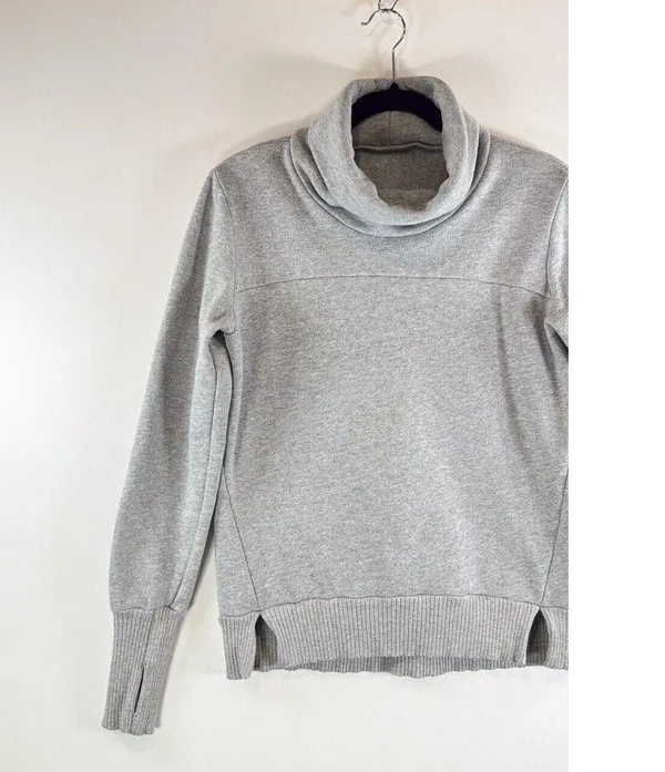 ALO Yoga Women Sweatshirt Gray Haze Turtle Neck Pullover Thumbhole Cozy Small - Image 4