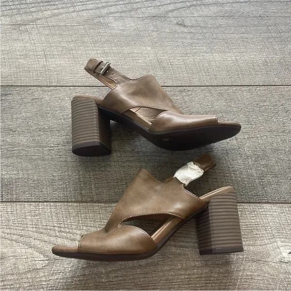 Naturalizer SOUL Clayre Heeled Sandal Size 9. - Image 7