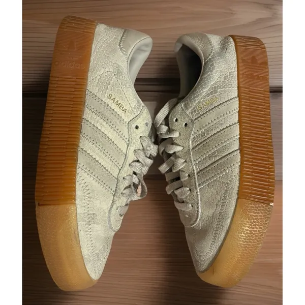 Adidas Samba Gum Soles sz 5 - Image 4