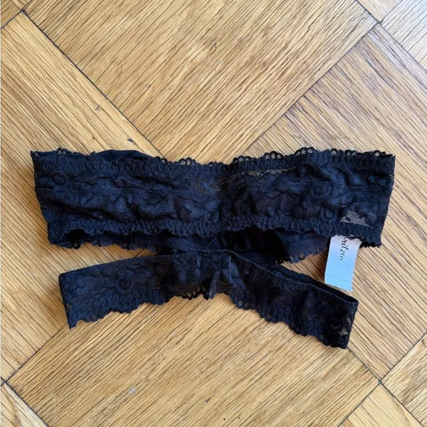 NWT Aritzia Talula Santa Rosa Bandeau Top, Black Lace, Size S - Image 2
