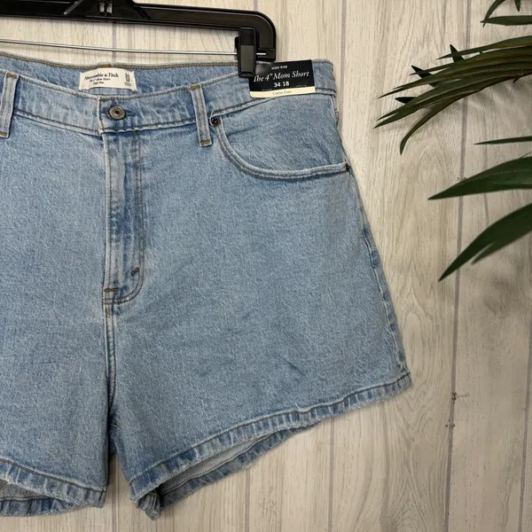 NWT Abercrombie & Fitch Plus Size Curve Love High Rise The 4” Mom Short 34/18 - Image 6