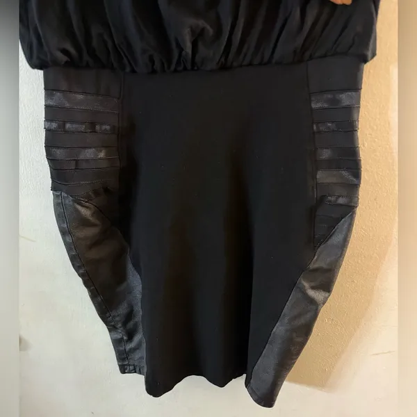 Alice + Olivia Black Bodycon Mini Dress Scoop Neck Sleeveless‎ Size 4 - Image 4