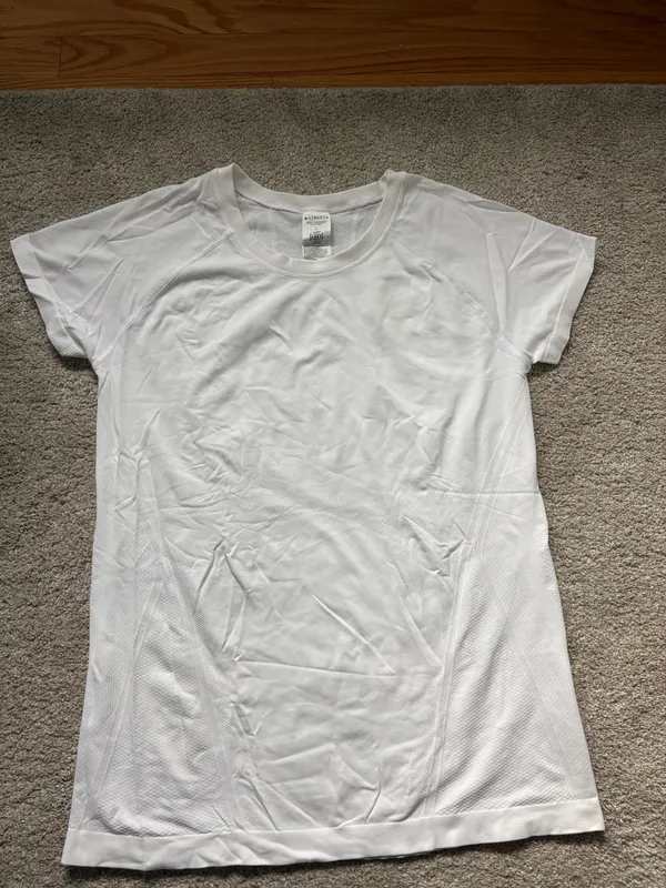 Athleta Women’s Top Short Sleeve Large Activewear - Image 2