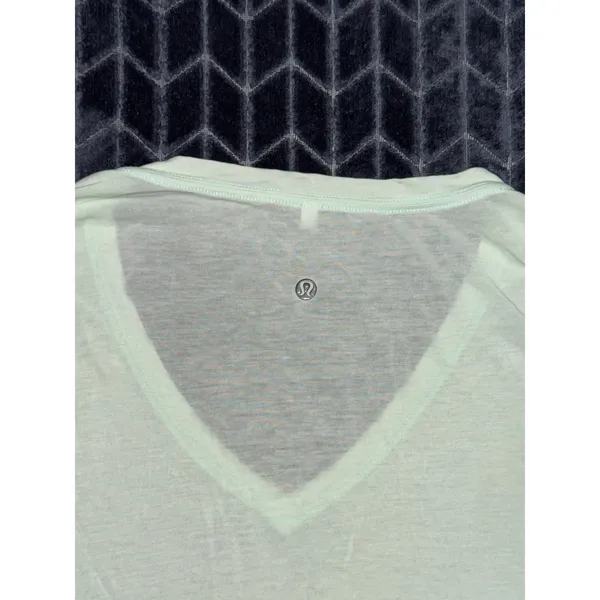 Lululemon Love Tee Short Sleeve V-Neck T-Shirt Green Stretch Size Small - Image 4