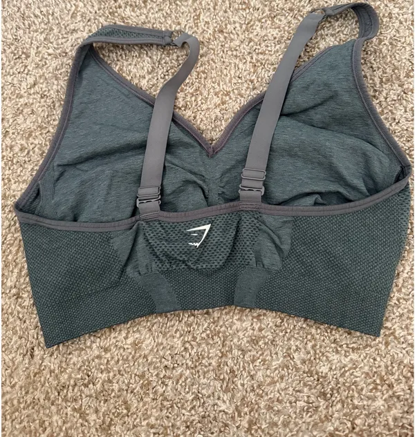 Gymshark Vital Seamless V-Neck Sports Bra - Image 2