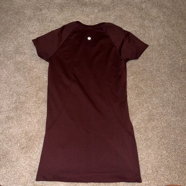 Lululemon Swiftly Tech Short Sleeve - Image 2