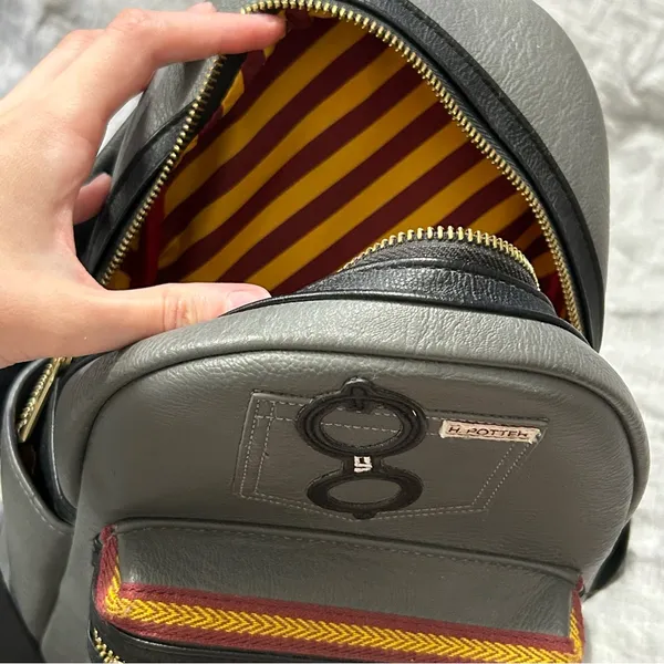 Loungefly Harry Potter Griffindor Glasses Mini Backpack - Image 10