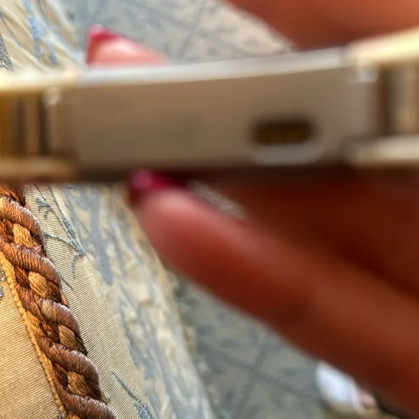 Fitbit barely used. As is. No idea what model. Cute band purchased separately - Image 6