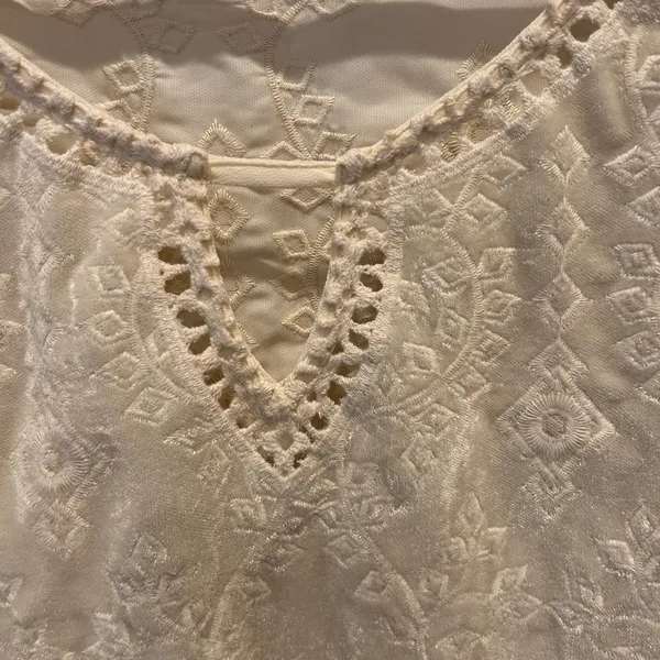 John Mark Cream Eyelet Embroidered Velvet Tunic Top Bell Sleeve Scalloped‎ Hem L - Image 3