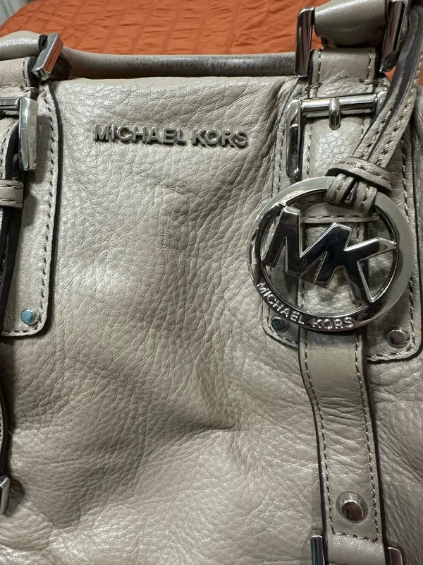 Michael Kors Bedford Medium Belted Leather Satchel – Taupe / Dark Khaki - Image 14