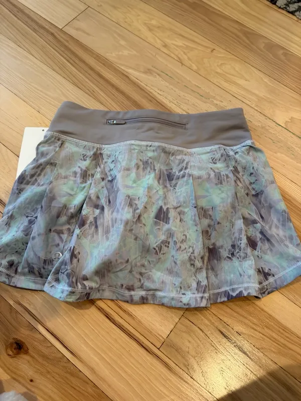 Lululemon Pace Rival Skirt - NWT - size 2! - Image 3