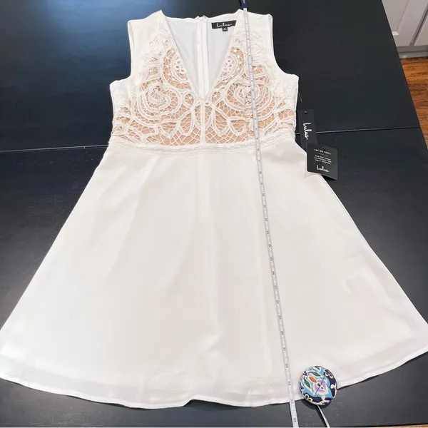 NWT Lulus Florentia White‎ Crochet Lace Chiffon Flare Sleeve Skater Dress MEDIUM - Image 9
