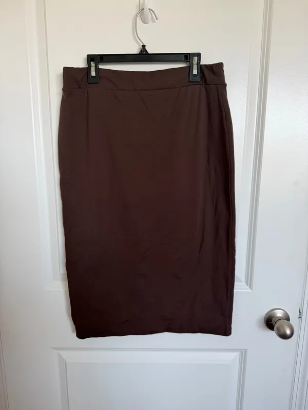 Aritzia Babaton Contour Pencil Skirt Large - Image 4