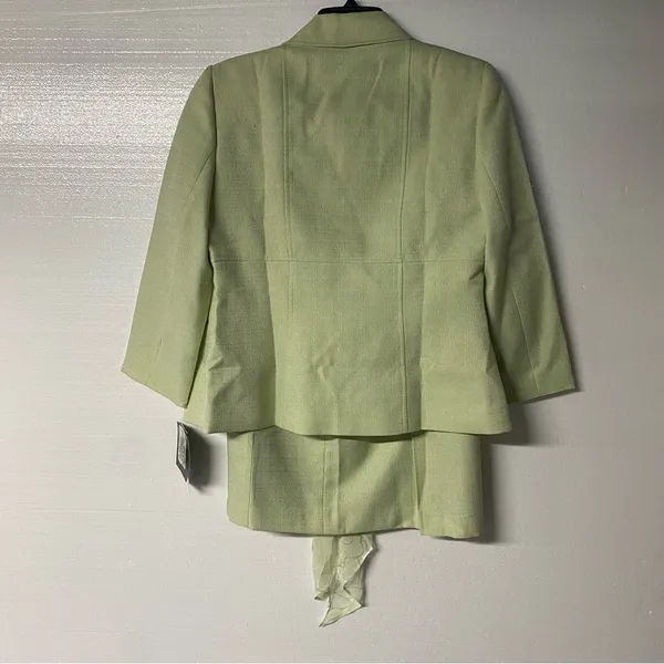 Le Suit Women Green 8 2 Piece Set Business Career Executive Skirt With Scarf - Image 6