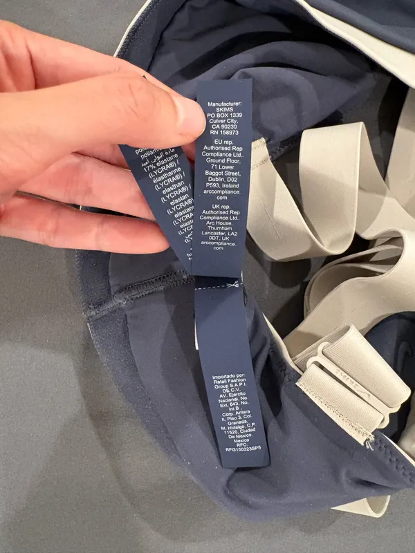 NIKE SKIMS MATTE SHINE MIX Straight Neck Bra - Image 8
