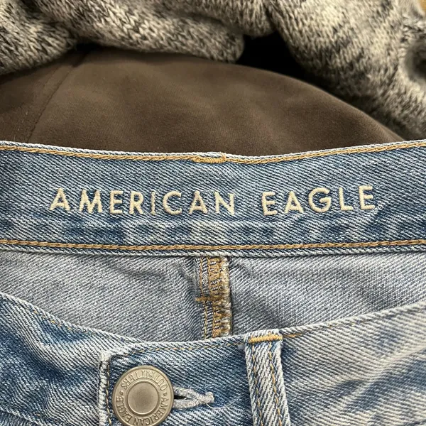American Eagle High‎ Rise Distressed Mom Cuffed Denim Shorts Women’s Sz 4 - Image 5
