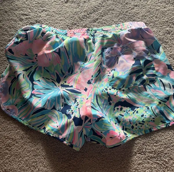 Lilly Pulitzer Shorts - Image 4