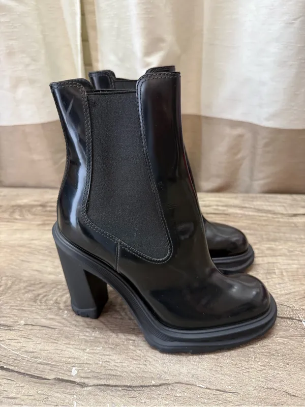 Alexander McQueen Thread Slick Chelsea Boot Black  Size 36 M - Image 2