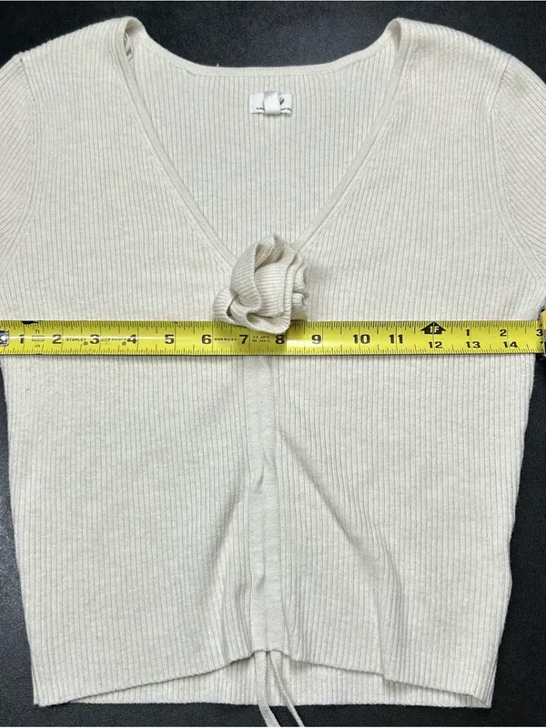 Aerie Size M Cropped Cream Rosette Sweater - Image 5