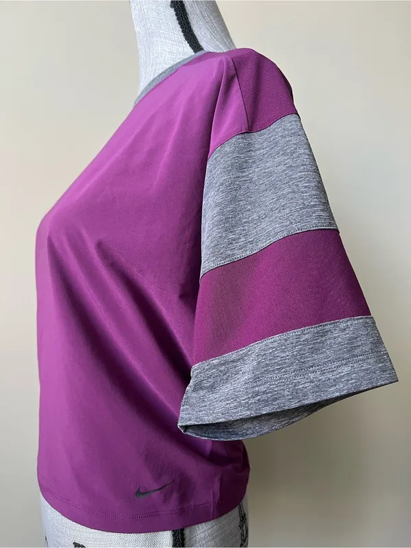 Women’s Nike crop purple color block workout shirt size XS - Image 2